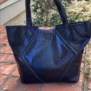 Kelly Wynne Paint the Town Tote